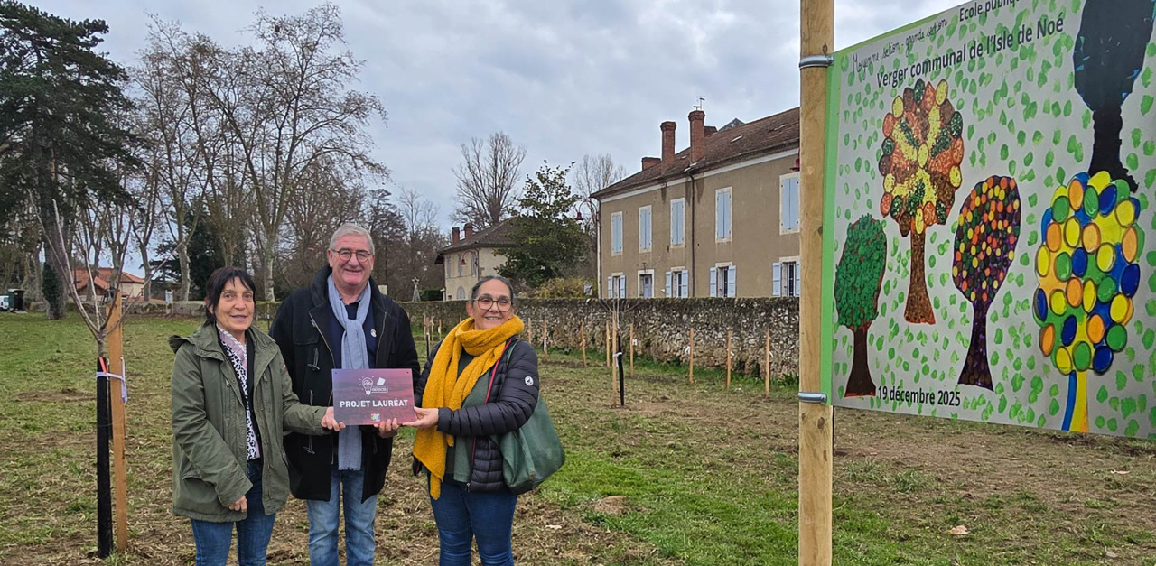 Image d'illustration pour : Inauguration : l’API et les habitants de l’Isle de Noé célèbrent l’aboutissement d’un projet citoyen : un verger partagé, ouvert à tous